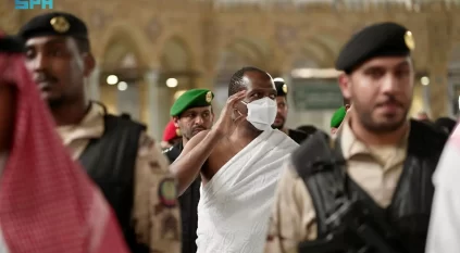 رئيس وزراء جمهورية مالي يؤدي مناسك العمرة