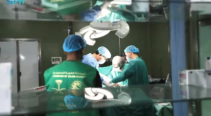 فريق سعودي يجري 50 عملية متخصصة بجراحة العظام بقطاع غزة