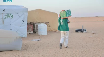 سلمان للإغاثة يوزّع 13.600 سلة غذائية للأسر المتضررة في وادي وصحراء حضرموت