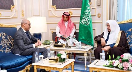 رئيس الشورى يستعرض آفاق التعاون مع سفير باكستان لدى المملكة