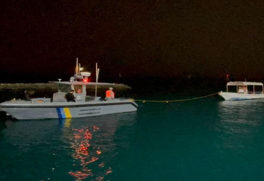 حرس الحدود ينقذ مواطنًا تعطلت واسطته البحرية في المدينة المنورة