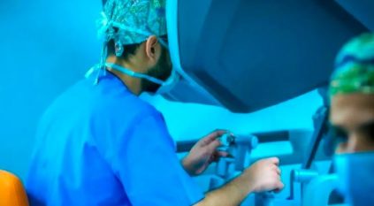 “التخصصي” يحقق إنجازًا عالميًا بإجراء عملية زراعة كبد من متبرعين أحياء