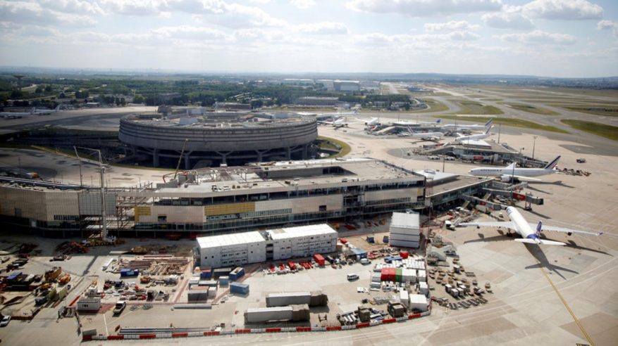 إلغاء نحو 140 رحلة جوية في باريس بسبب الثلوج