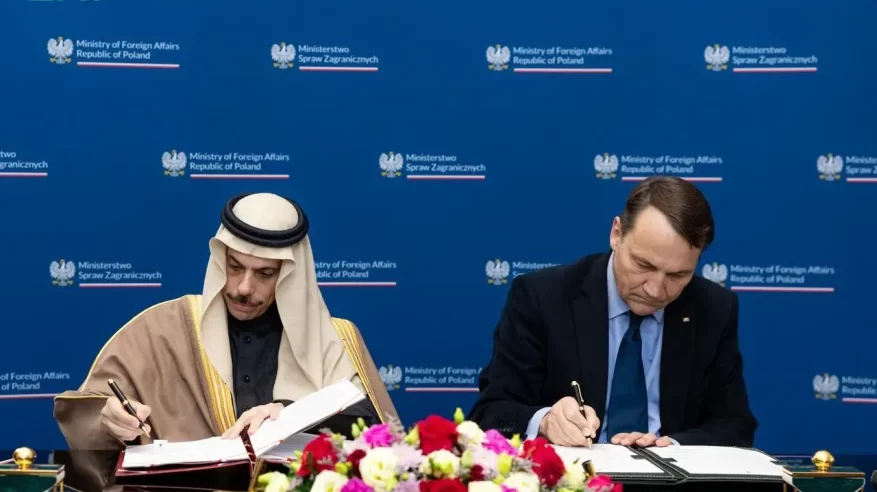 وزير الخارجية ونظيره البولندي يوقعان مذكرة تفاهم لإنشاء مجلس تنسيقي بين البلدين