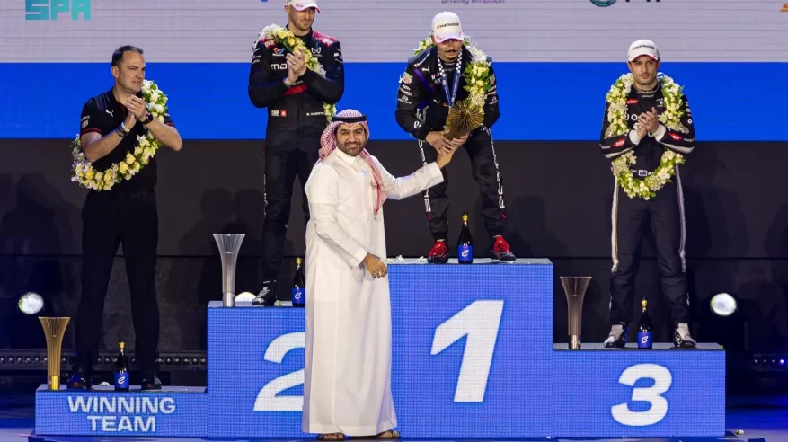 تتويج الألماني “فيرلاين”بلقب الجولة الـ4 من بطولة العالم “إي بي بي للفورمولا إي” بجدة