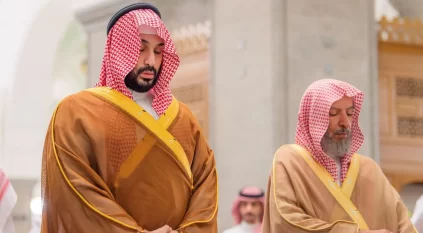 ولي العهد يزور مسجد قباء في المدينة المنورة