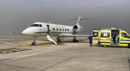 سفارة السعودية لدى مصر تتابع إخلاءً طبيًا لثلاثة مواطنين إلى المملكة