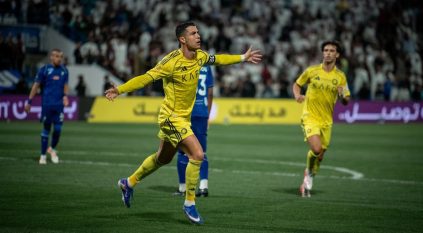 النصر يفوز على الفتح بثنائية ويواصل الضغط على الهلال