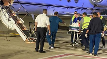 سفارة السعودية في مصر تُنفّذ إخلاءً طبيًا لمواطنين حالتهما حرجة إلى المملكة