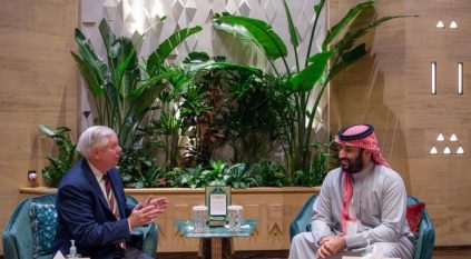 ولي العهد يجتمع مع السيناتور الأمريكي ليندسي غراهام