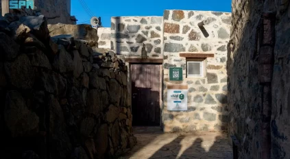 بالطين والحجر.. مشروع الأمير محمد بن سلمان يطوّر مسجد صدر إيد بالنماص