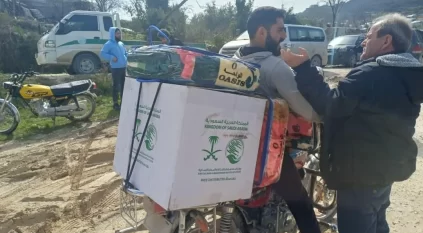 سلمان للإغاثة يوزّع 245 حقيبة إيوائية على الأسر المتضررة من السيول والأمطار في إدلب