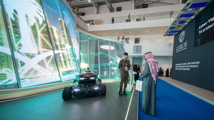 معرض الدفاع العالمي 2026.. مركبة ذاتية القيادة لحماية المنشآت الحيوية 