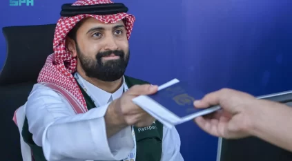الجوازات تنهي إجراءات دخول وخروج الزائرين في مطار معرض الدفاع العالمي بملهم
