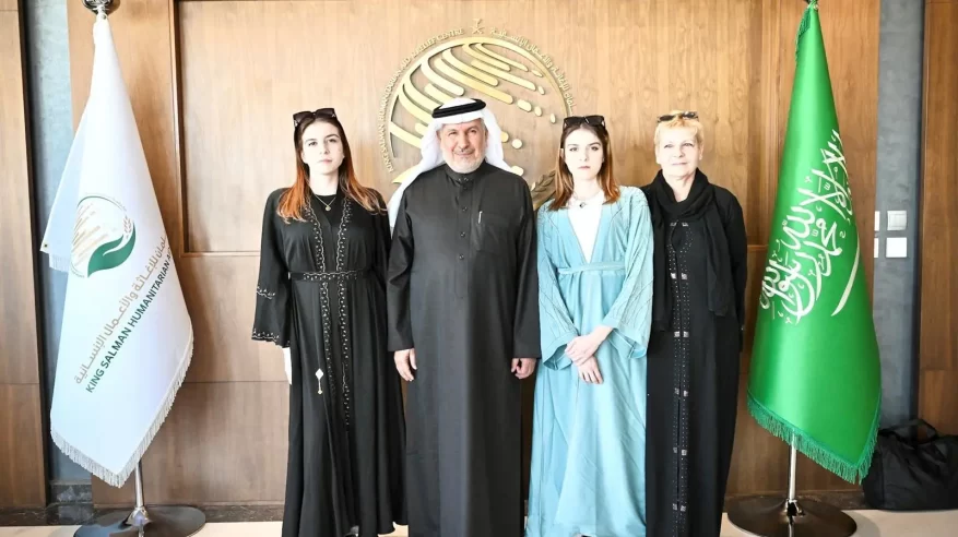 الربيعة يلتقي التوأم الملتصق البولندي أولغا وداريا بعد 21 عامًا من فصلهما