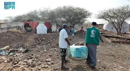 سلمان للإغاثة يوزع 100 حقيبة إيوائية و100 خيمة في حجة