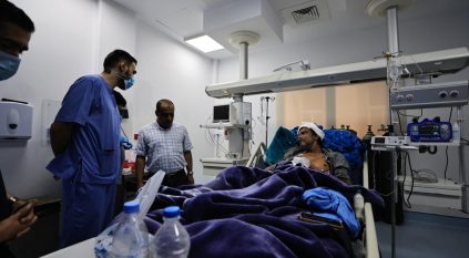 البرنامج السعودي لإعمار اليمن يتكفل بتشغيل مستشفى سقطرى وتغطية نفقاته