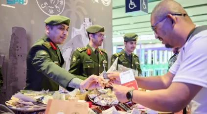الجوازات تحتفي بيوم التأسيس في المنافذ الدولية