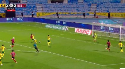 الخلود يفوز على الخليج بثلاثية في دوري روشن