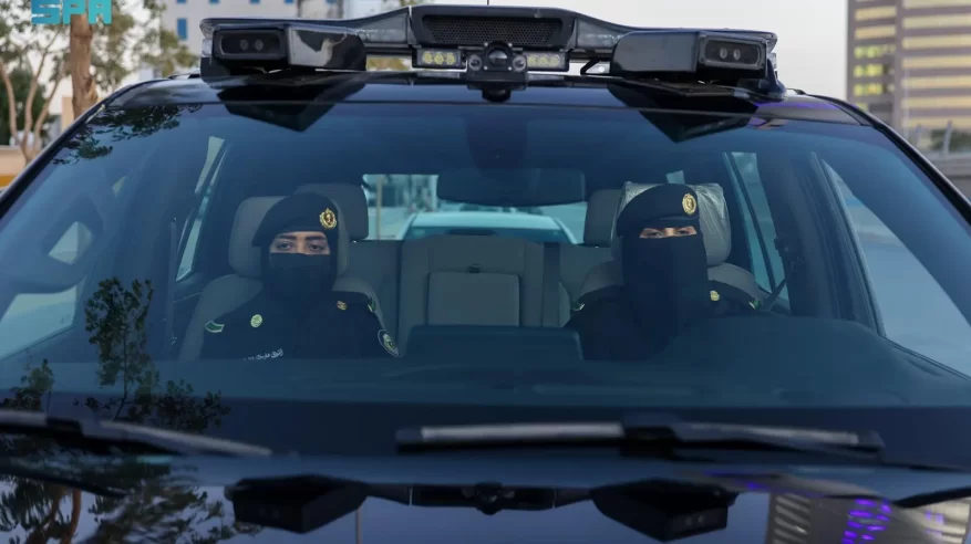 المرأة السعودية في وزارة الداخلية.. كفاءة في المهام الميدانية والتخصصية