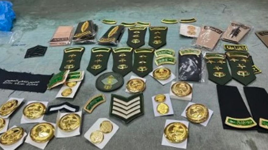 إغلاق أربعة محال مخالفة لأنظمة بيع وخياطة الملابس العسكرية بالرياض