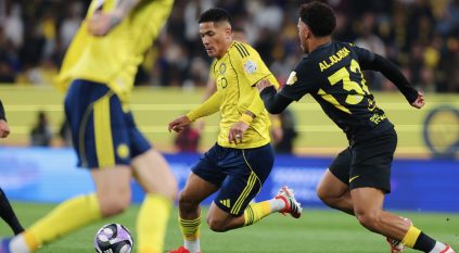 النصر يهزم الاتحاد بثنائية ويرتقي للمركز الثاني في دوري روشن