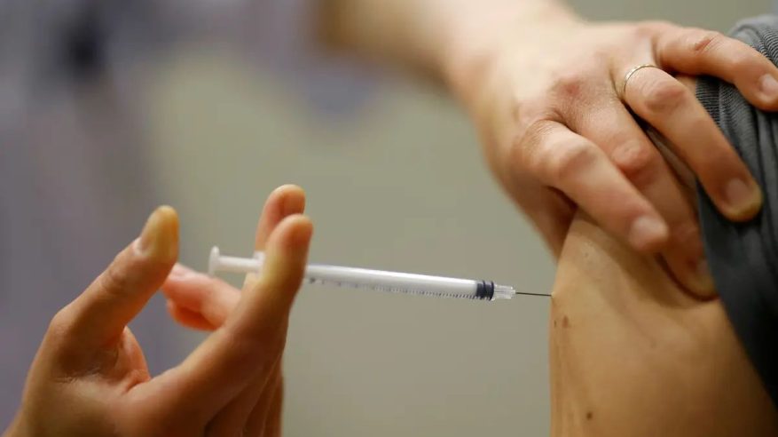 لقاح الحمى الشوكية إلزامي للراغبين في الحج والممارسين الصحيين