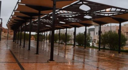 أمطار متفرقة على محافظة الأحساء