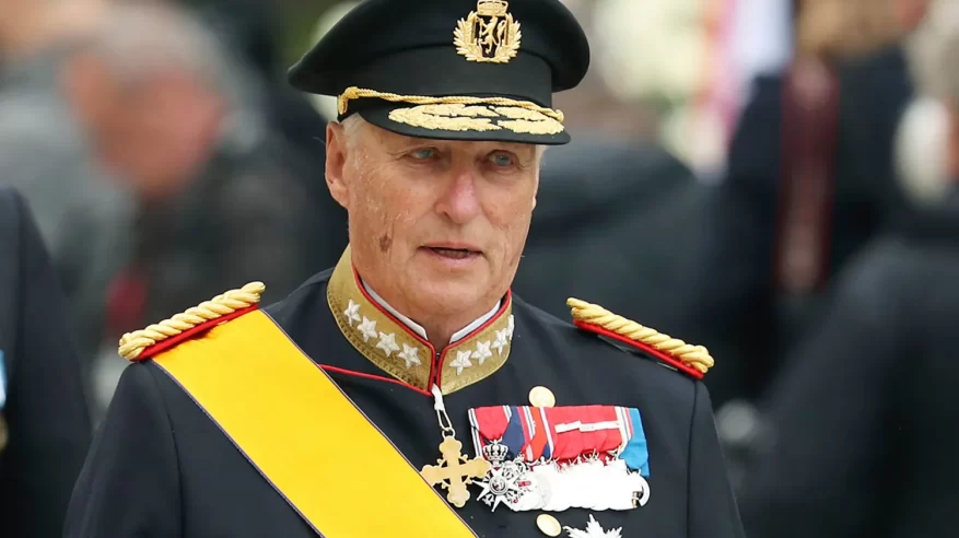 نقل ملك النرويج هارالد الخامس إلى المستشفى