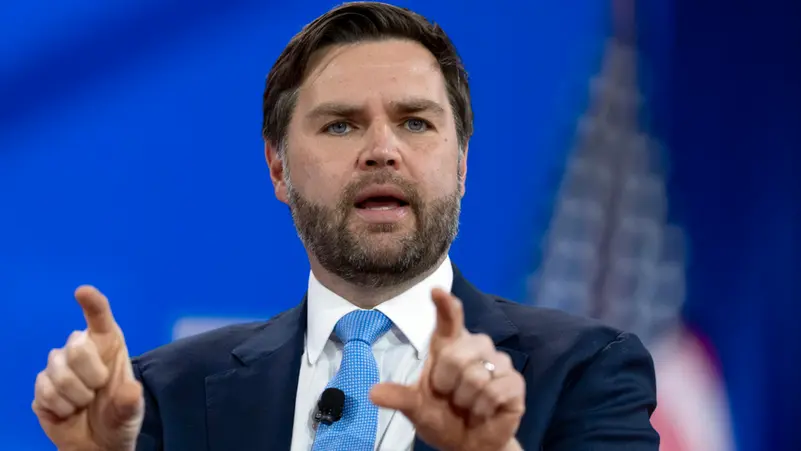 نائب ترامب: نفضل الدبلوماسية مع إيران لكن الخيار العسكري متاح