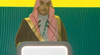 سلمان الدوسري يعلن إصدار وثيقة مبادئ الذكاء الاصطناعي في الإعلام