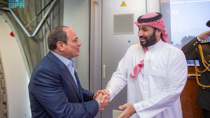 الرئيس المصري يصل إلى جدة وولي العهد في مقدمة مستقبليه