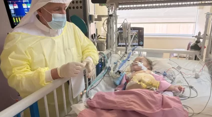 استقرار حالة التوأم الصومالي رحمة ورملا بعد 4 أيام من عملية فصلهما الناجحة