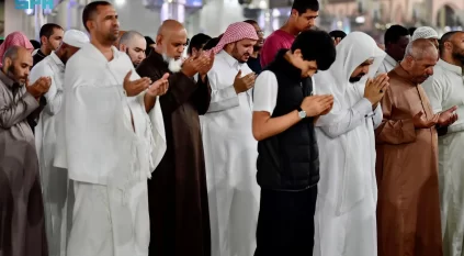 صلاة التهجد في المسجد الحرام ليلة 29 رمضان.. مشاهد إيمانية تفيض خشوعًا وسكينة