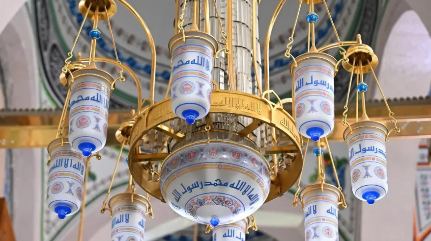 منظومة إضاءة متكاملة بالمسجد النبوي تبرز الجمال المعماري وتدعم استدامة الطاقة