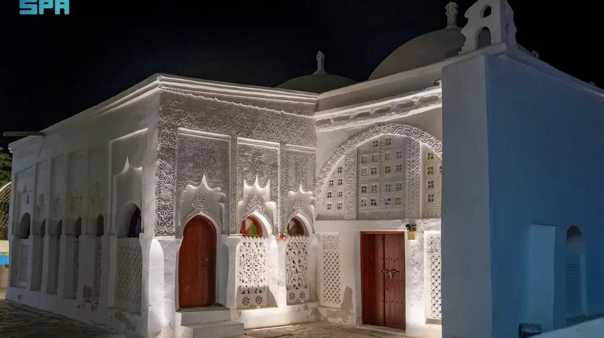 مشروع الأمير محمد بن سلمان يعزّز حضور مسجد النجدي أيقونةً معمارية في جزيرة فرسان