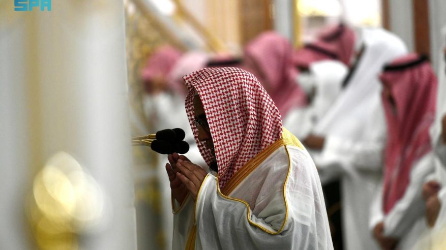 جموع المصلين يشهدون ختم القرآن الكريم في المسجد النبوي ليلة 29 رمضان