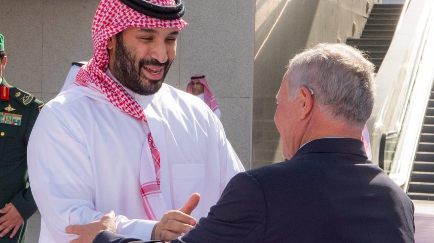 ملك الأردن يغادر جدة وولي العهد في مقدمة مودعيه
