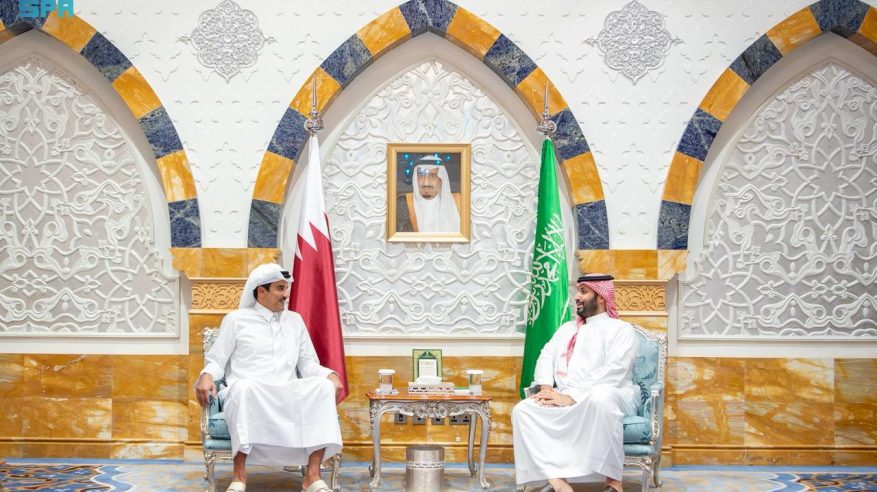 ولي العهد يبحث مستجدات الأوضاع الإقليمية مع أمير قطر