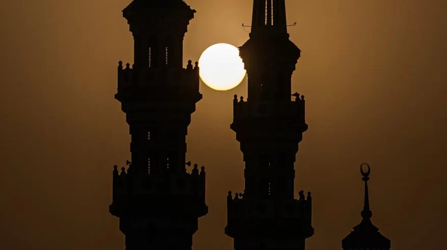 رصد غروب آخر يوم من رمضان يتزامن مع تساوي الليل والنهار بسماء المملكة