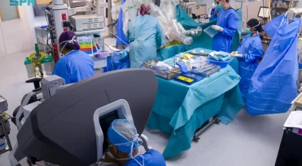 التخصصي ينجح في إجراء عملية سحب القولون بتقنية سونسن لطفل عمره عامين