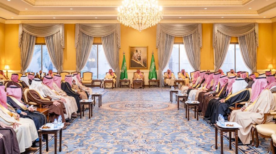 فهد بن سلطان يستقبل رؤساء المحاكم والمواطنين ومديري الإدارات الحكومية