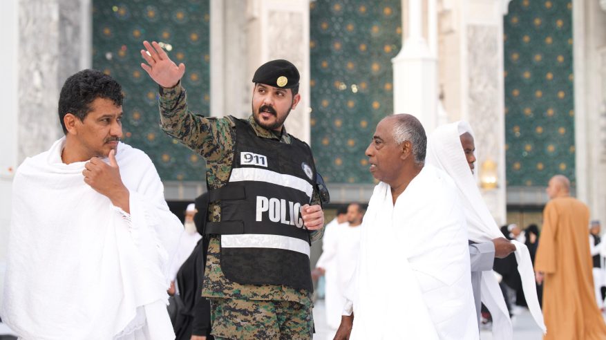 جانب من جهود الأفواج الأمنية خلال رمضان في ساحات المسجد الحرام