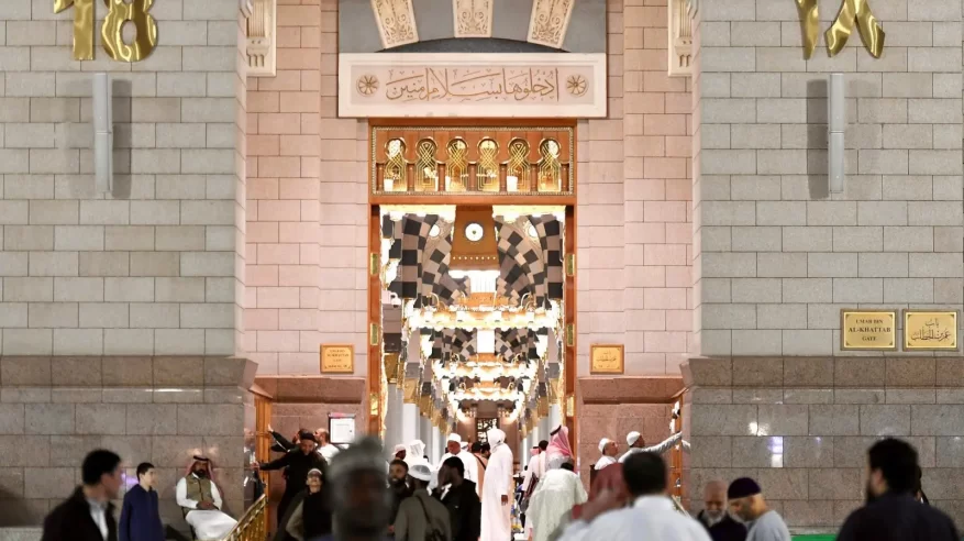 أبواب المسجد النبوي.. تحف معمارية تجسد عناية التاريخ وروعة الحاضر