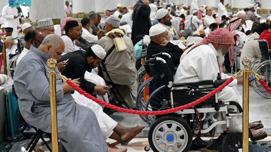 منظومة متكاملة وخدمات نوعية لكبار السن وذوي الإعاقة بالمسجد النبوي