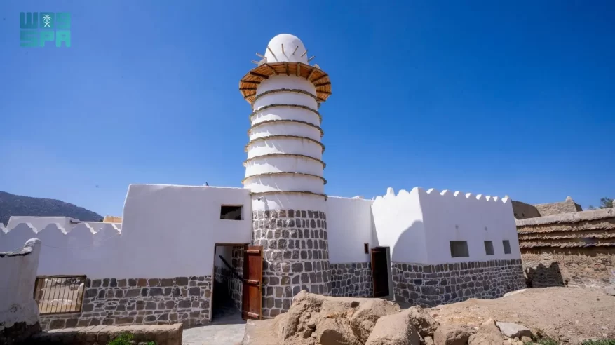 مشروع الأمير محمد بن سلمان يحافظ على إرث يعود لـ 13 قرنًا بتجديد مسجد المسقي في أبها