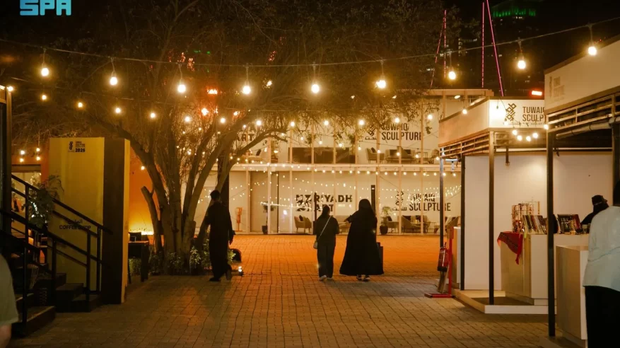 في ليالي رمضان.. فوانيس معرض طويق للنحت تضيء الرياض