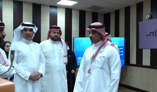سلمان الدوسري يتفقد الأعمال في قناة الإخبارية وإذاعة خزامى