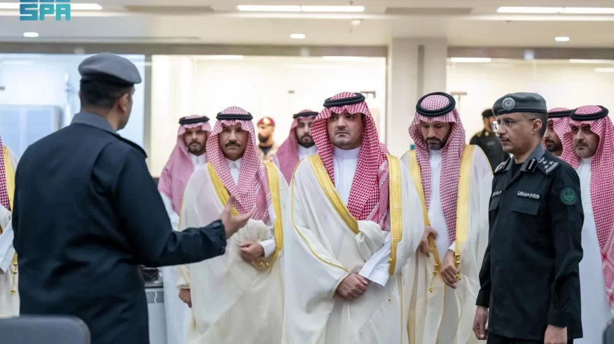 وزير الداخلية يزور مركز العمليات الأمنية الموحدة بالرياض