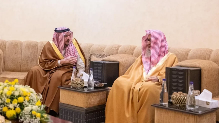 أمير القصيم يزور سماحة مفتي عام المملكة